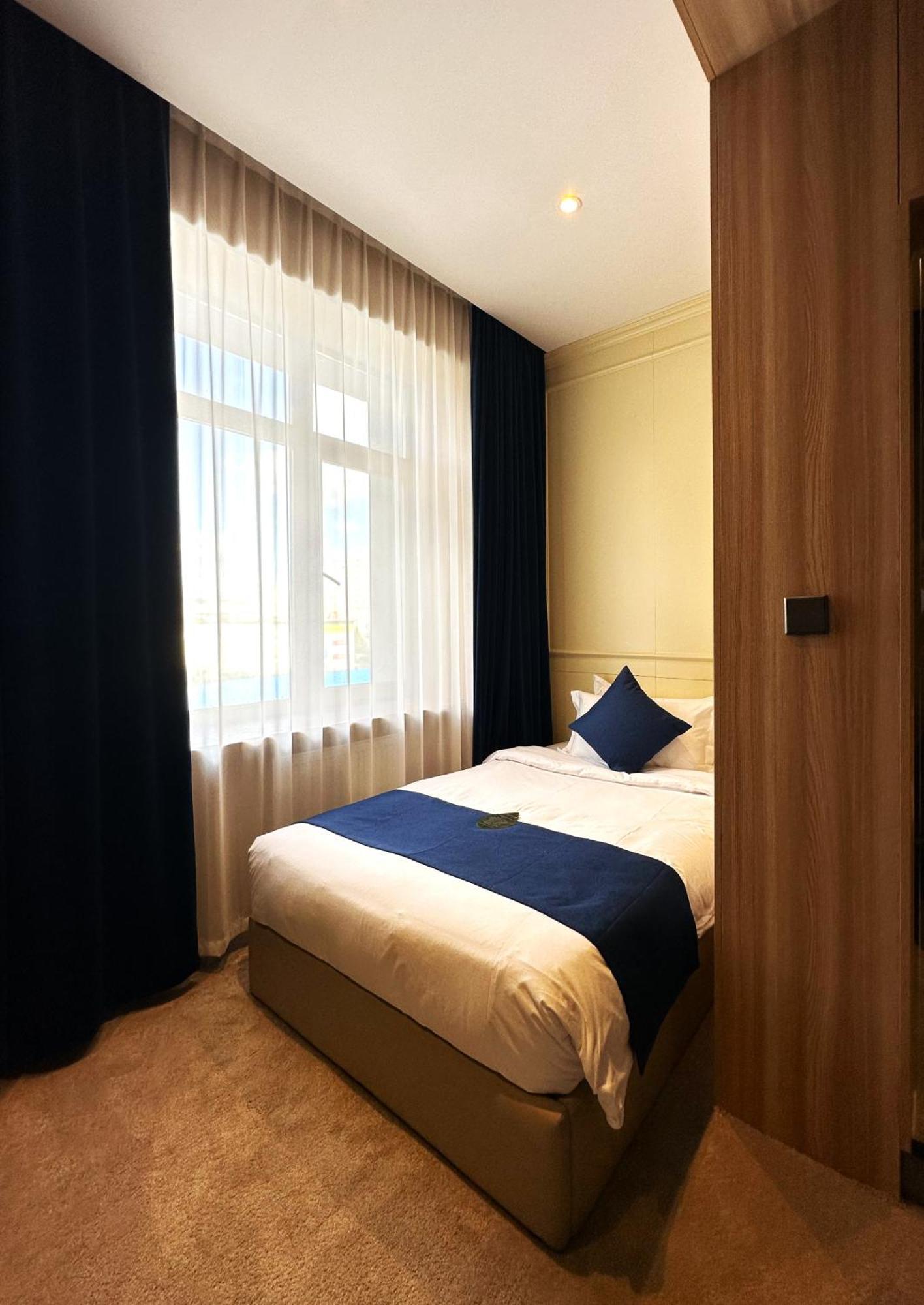 Ulaanbaatar Hotel Экстерьер фото